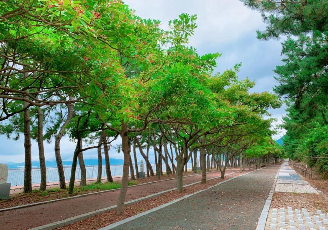 Namhae Sportspark Hotel Buitenkant foto