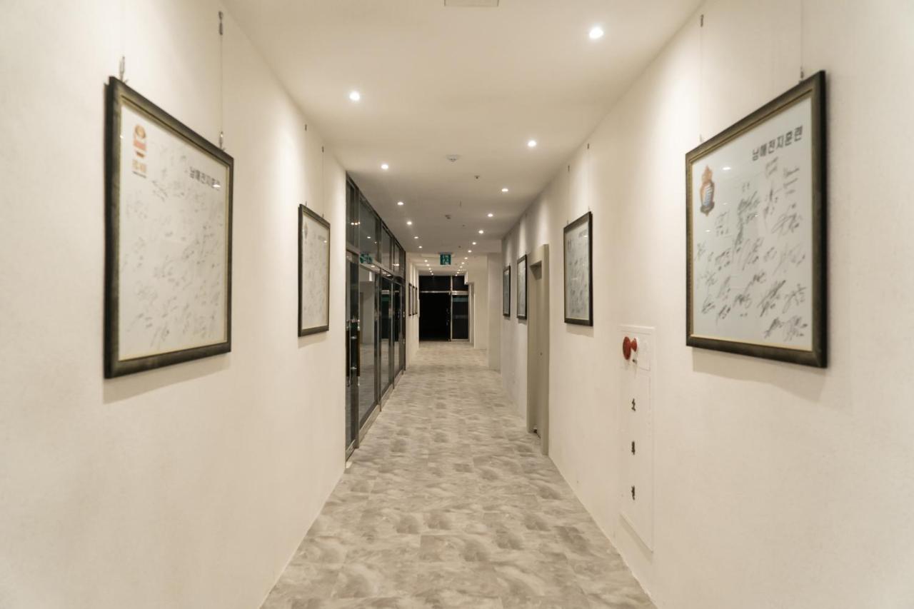 Namhae Sportspark Hotel Buitenkant foto