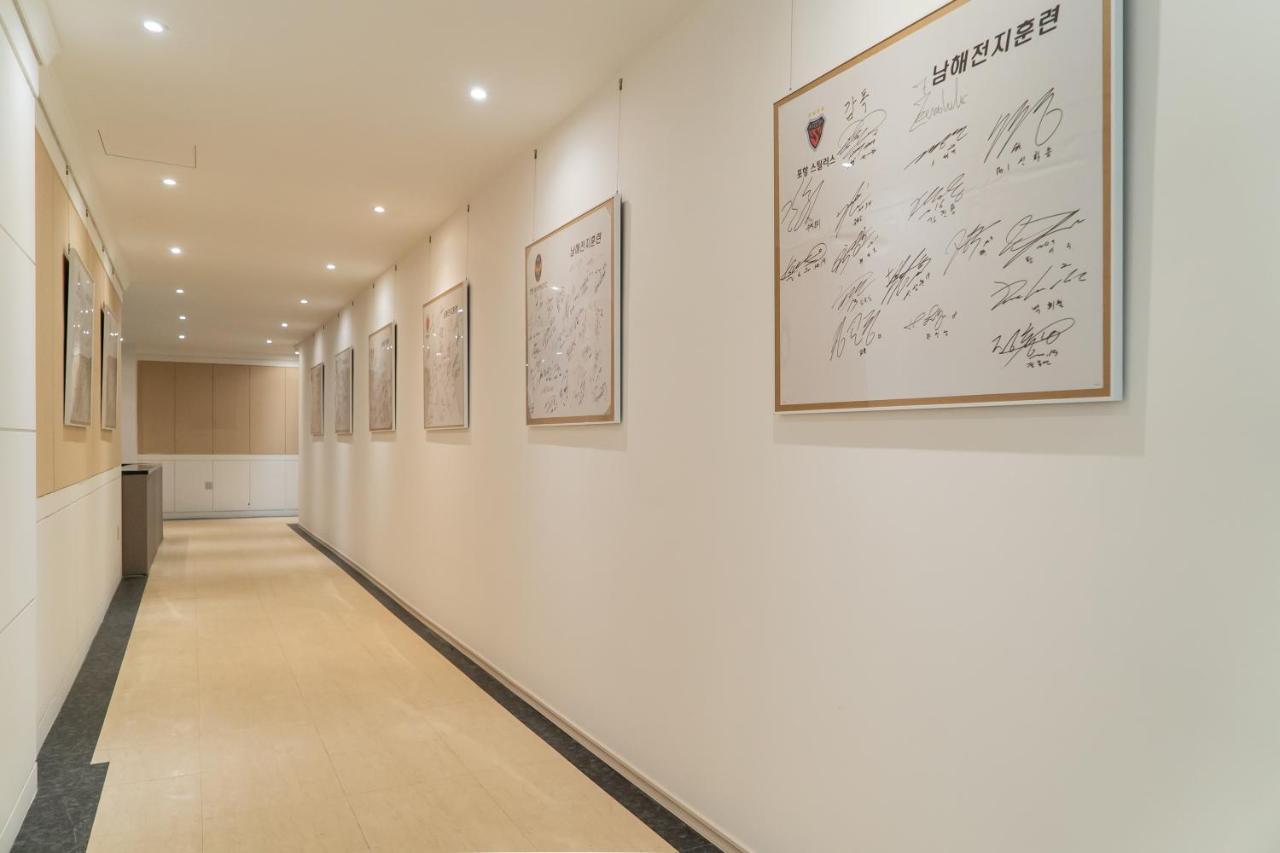 Namhae Sportspark Hotel Buitenkant foto