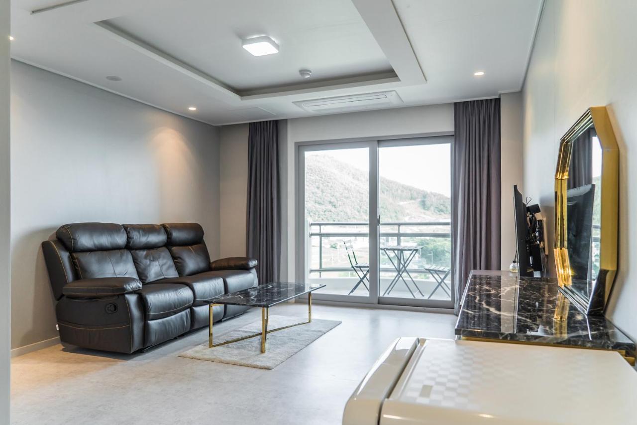 Namhae Sportspark Hotel Buitenkant foto