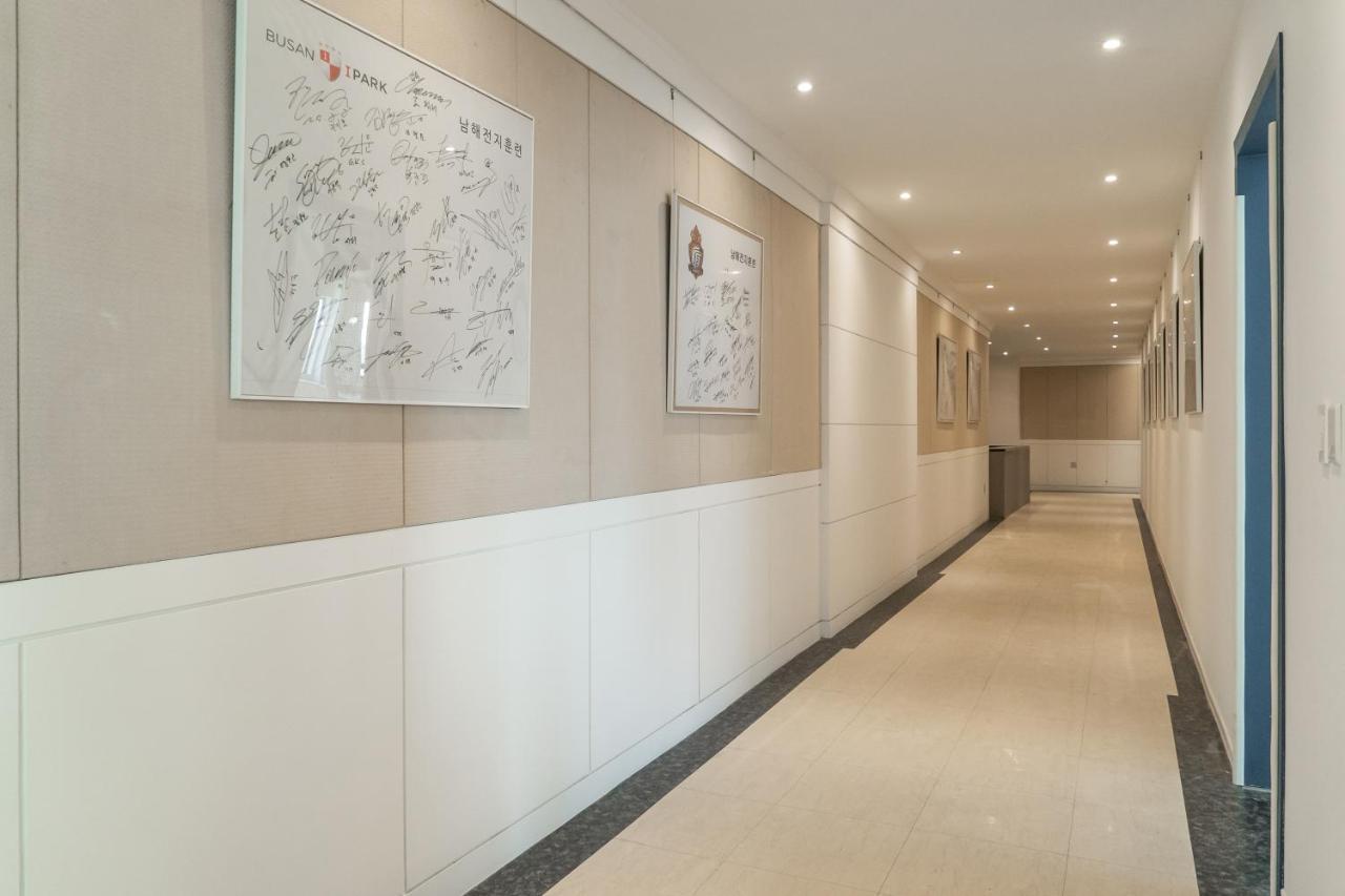 Namhae Sportspark Hotel Buitenkant foto
